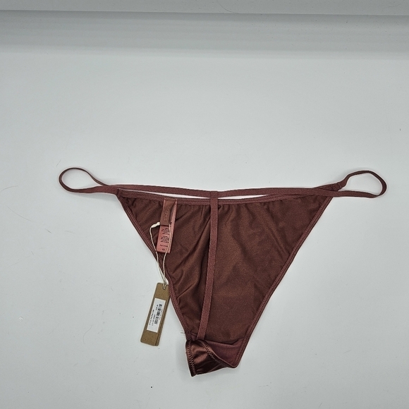 NWT Skims Pn-thong Berry size 4x - Picture 2 of 10